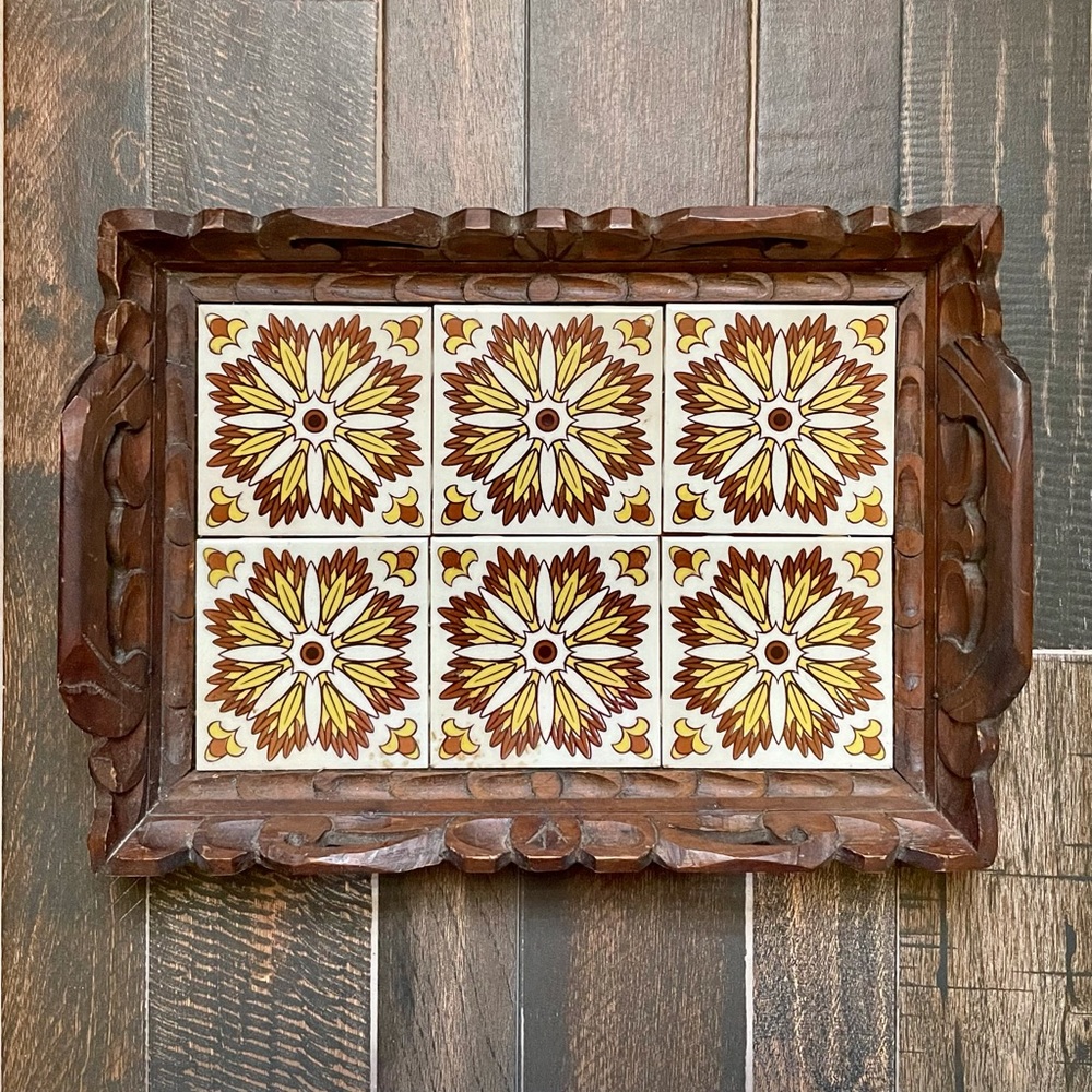 🛍 SOLD - Vintage 1970’s Handcarved Wooden Mexican Floral Dal Tile Serving Tray